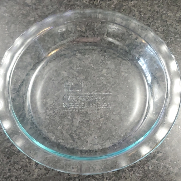Pyrex Clear Glass 9.5 Inch Fluted Pie Dish - Picture 1 of 3
